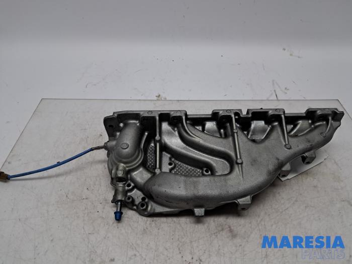 Używane Kolektor dolotowy Opel Vivaro 1.6 CDTi BiTurbo 145 Cena € 78,59 Z VAT oferowane przez Maresia Parts