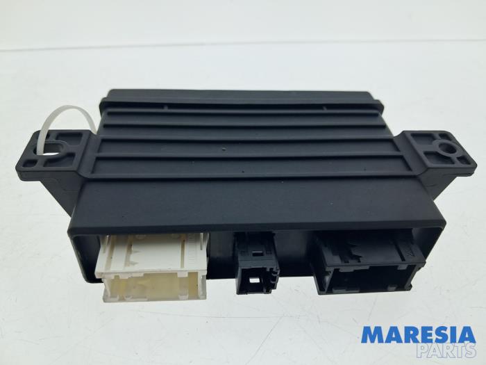 Begagnade PDC-modul Peugeot 308 CC (4B) 1.6 16V THP 155 Pris € 50,00 Marginaltabell erbjuds av Maresia Parts