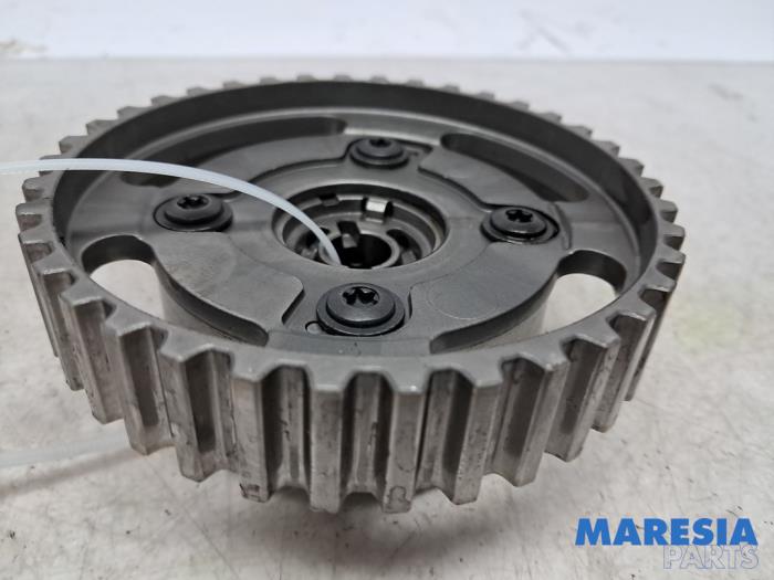 Begagnade Kamaxeldrev Peugeot 208 I (CA/CC/CK/CL) 1.2 Vti 12V PureTech 82 Pris € 35,00 Marginaltabell erbjuds av Maresia Parts