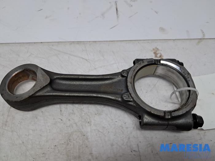 Używane Korbowód Fiat Ducato (250) 2.3 D 150 Multijet Cena € 54,44 Z VAT oferowane przez Maresia Parts