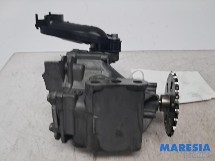 Gebrauchte Ölpumpe Renault Trafic (1FL/2FL/3FL/4FL) 1.6 dCi 95 Preis € 90,75 Mit Mehrwertsteuer angeboten von Maresia Parts
