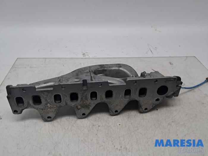 Używane Kolektor dolotowy Renault Trafic (1FL/2FL/3FL/4FL) 1.6 dCi 95 Cena € 78,59 Z VAT oferowane przez Maresia Parts