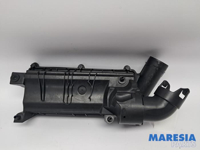 Begagnade Luftfilterhus Peugeot 308 CC (4B) 1.6 16V THP 155 Pris € 25,00 Marginaltabell erbjuds av Maresia Parts