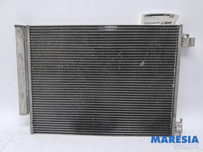 Gebrauchte Klima Kondensor Renault Captur I (2R) 1.2 TCE 16V EDC Preis € 50,00 Margenregelung angeboten von Maresia Parts