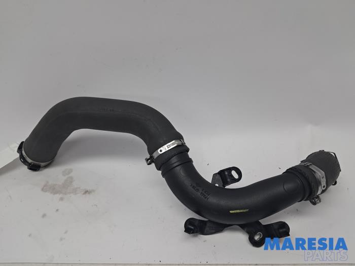 Usagé Tuyau intercooler Renault Captur I (2R) 1.2 TCE 16V EDC Prix € 70,00 Règlement à la marge proposé par Maresia Parts