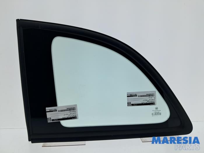 Usados Ventanilla triangular izquierda detrás Fiat 500C (312) 1.2 69 Precio € 65,00 Norma de margen ofrecido por Maresia Parts