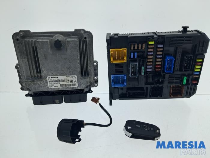 Used Engine management computer Opel Combo Cargo 1.5 CDTI 100 Price € 423,49 Inclusive VAT offered by Maresia Parts
