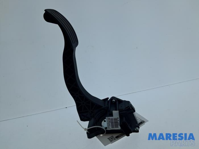 Gebrauchte Gaspedal Opel Combo Cargo 1.5 CDTI 100 Preis € 36,24 Mit Mehrwertsteuer angeboten von Maresia Parts
