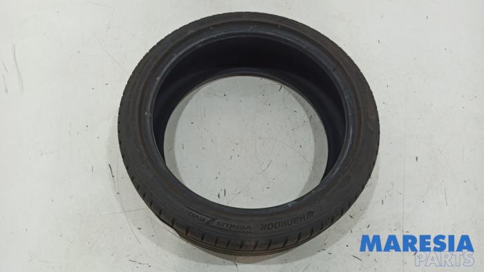 Używane Opona Alfa Romeo MiTo (955) 1.4 Turbo Multi Air 16V Quadrifoglio Verde Cena € 35,00 Procedura marży oferowane przez Maresia Parts