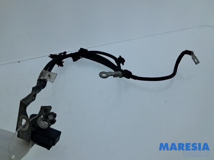 Usados Sensor de batería Opel Combo Cargo 1.5 CDTI 100 Precio € 42,35 IVA incluido ofrecido por Maresia Parts