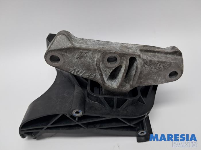 Used Engine mount Opel Combo Cargo 1.5 CDTI 100 Price € 36,24 Inclusive VAT offered by Maresia Parts