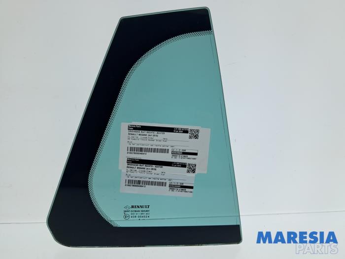 Usados Ventanilla triangular derecha detrás Renault Megane III Grandtour (KZ) 1.2 16V TCE 115 Precio € 65,00 Norma de margen ofrecido por Maresia Parts