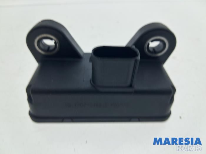Begagnade Esp Duo-sensor Renault Megane III Grandtour (KZ) 1.2 16V TCE 115 Pris € 35,00 Marginaltabell erbjuds av Maresia Parts