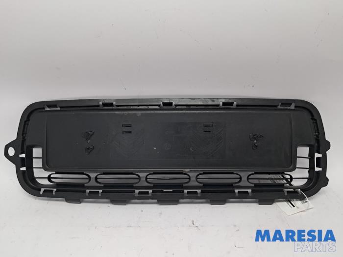 Begagnade Grill Citroen C4 Cactus (0B/0P) 1.6 Blue Hdi 100 Pris € 57,50 Marginaltabell erbjuds av Maresia Parts