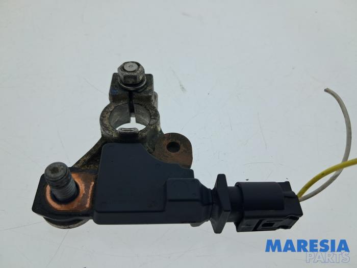 Begagnade Batterisensor Peugeot 508 (8D) 1.6 THP 16V Pris € 50,00 Marginaltabell erbjuds av Maresia Parts