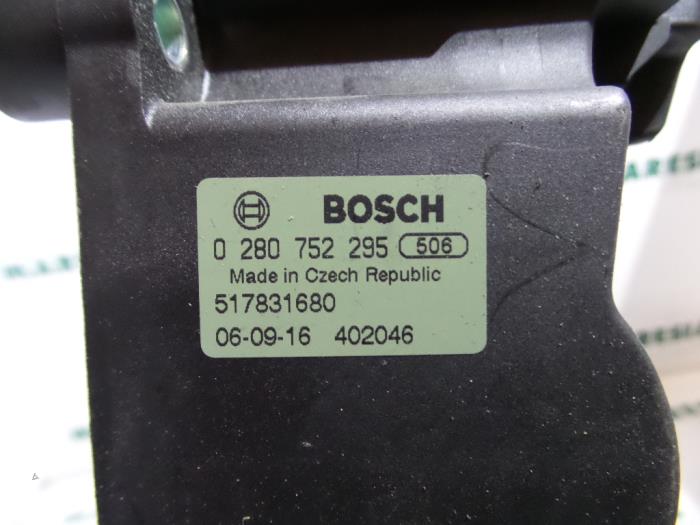 Gaspedalposition Sensor van een Fiat Doblo (223A/119) 1.4 2007