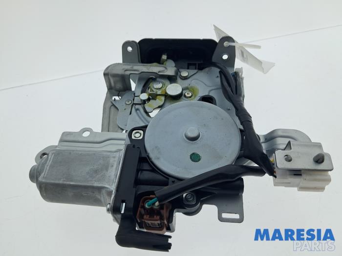 Używane Silnik tylnej klapy Renault Talisman Estate (RFDK) 1.3 TCE 160 16V Cena € 99,99 Procedura marży oferowane przez Maresia Parts