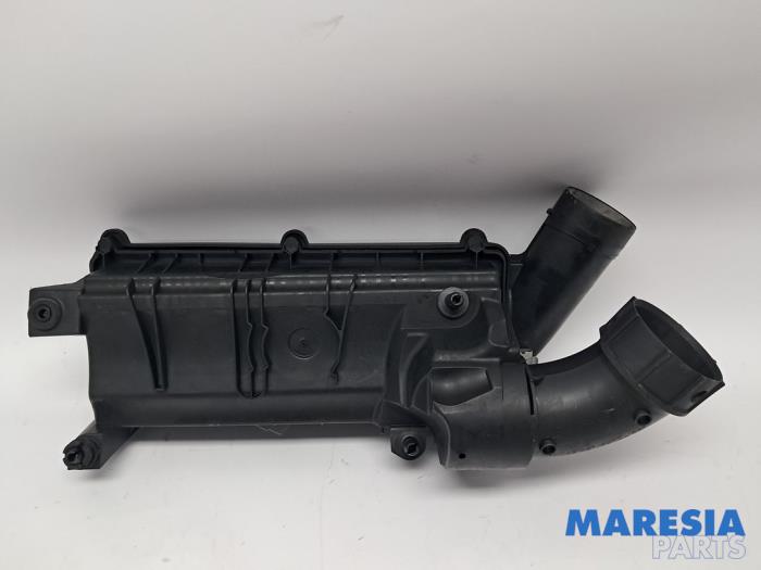 Begagnade Luftfilterhus Peugeot 508 (8D) 1.6 THP 16V Pris € 25,00 Marginaltabell erbjuds av Maresia Parts