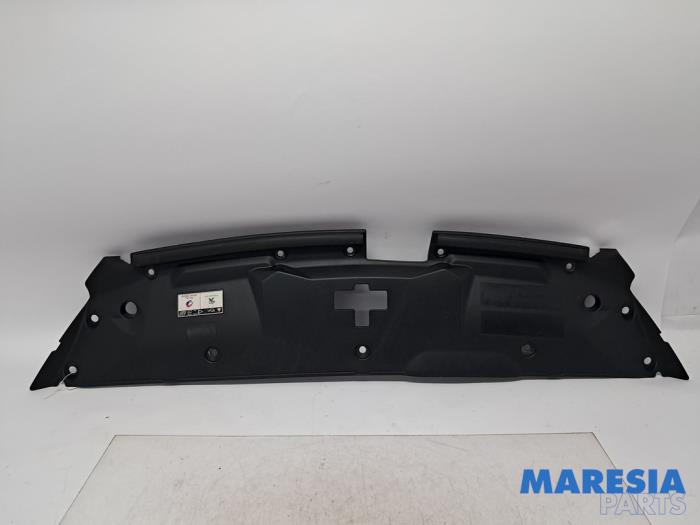 Begagnade Front Peugeot 508 (8D) 1.6 THP 16V Pris € 34,99 Marginaltabell erbjuds av Maresia Parts