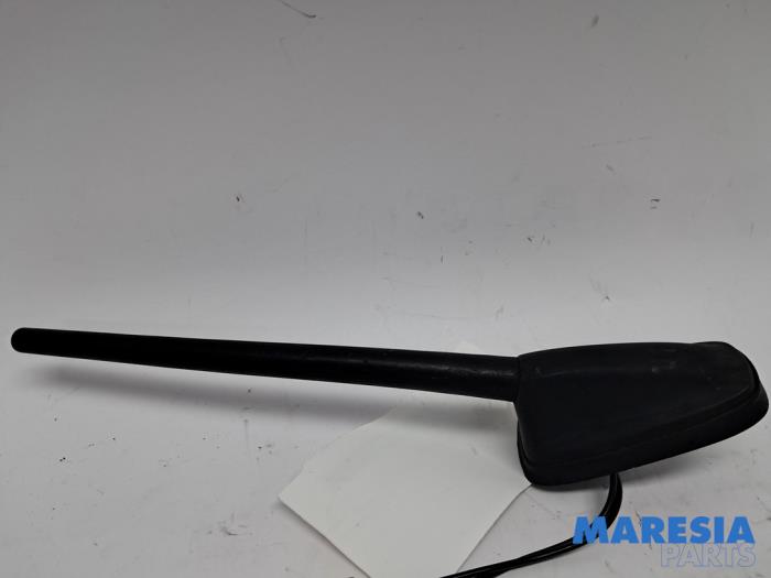 Używane Antena Citroen Jumpy 2.0 Blue HDI 180 Cena € 30,24 Z VAT oferowane przez Maresia Parts