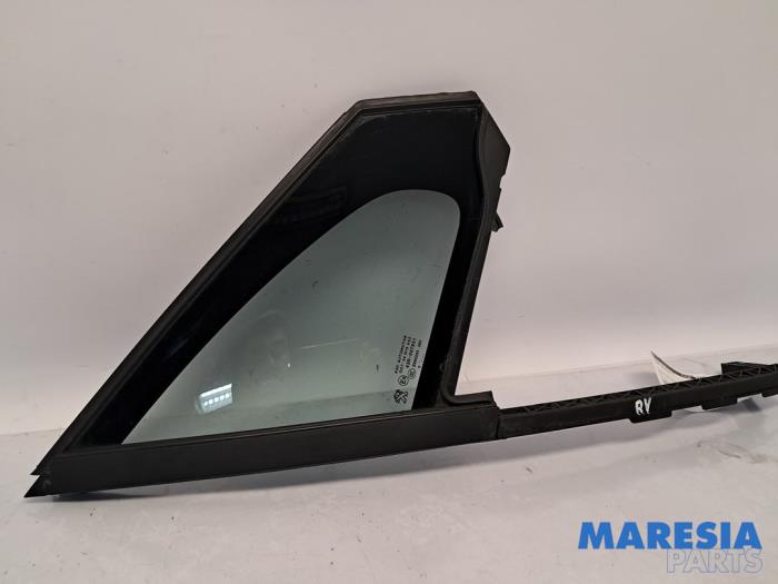 Usados Ventanilla triangular derecha delante Peugeot 2008 (CU) 1.2 Vti 12V PureTech 82 Precio € 35,00 Norma de margen ofrecido por Maresia Parts