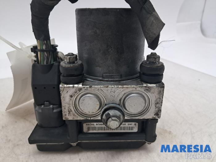 Used ABS pump Citroen C5 III Tourer (RW) 2.0 16V Price € 150,00 Margin scheme offered by Maresia Parts