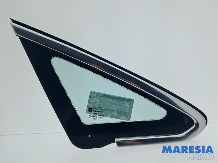 Usados Ventanilla triangular derecha delante Opel Astra J Sports Tourer (PD8/PE8/PF8) 1.4 Turbo 16V Precio € 119,95 Norma de margen ofrecido por Maresia Parts
