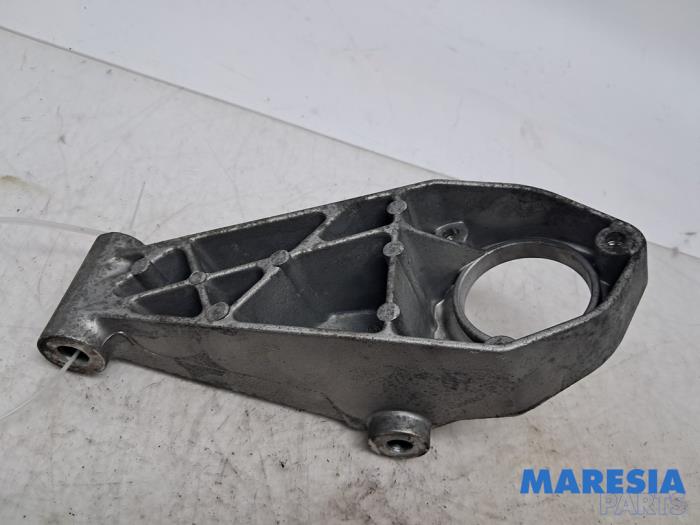 Used Engine mount Opel Astra J Sports Tourer (PD8/PE8/PF8) 1.4 Turbo 16V Price € 29,99 Margin scheme offered by Maresia Parts