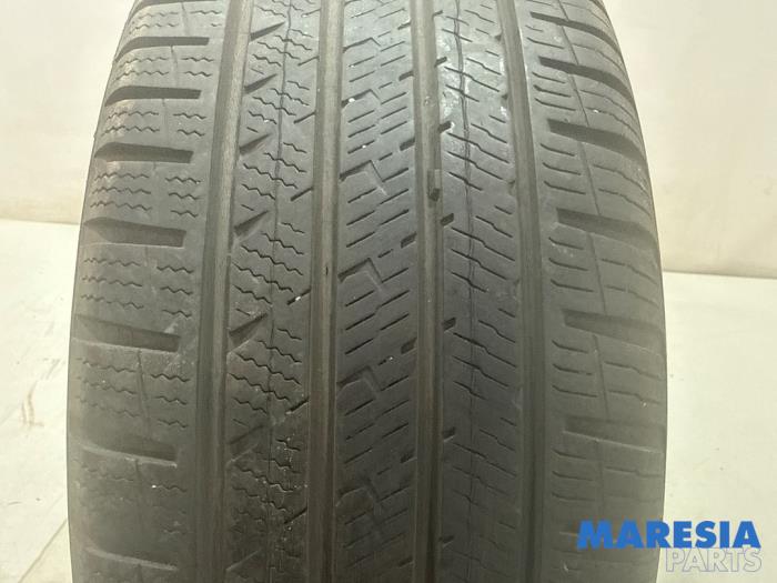 Używane Opona Citroen C4 Cactus (0B/0P) 1.2 PureTech 82 12V Cena € 25,00 Procedura marży oferowane przez Maresia Parts