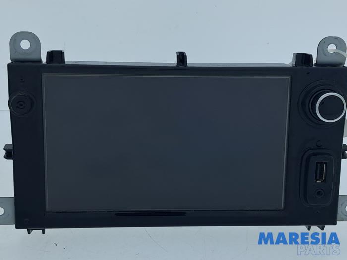 Begagnade Kontrollenhet, multimedia Renault Clio IV (5R) 1.6 Turbo 16V RS 200 EDC Pris € 225,00 Marginaltabell erbjuds av Maresia Parts