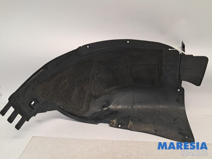 Używane Nadkole Opel Astra J Sports Tourer (PD8/PE8/PF8) 1.4 Turbo 16V Cena € 25,00 Procedura marży oferowane przez Maresia Parts
