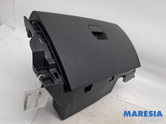 Begagnade Handskfack Opel Vivaro 1.6 CDTi BiTurbo 125 Pris € 36,30 Inklusive moms erbjuds av Maresia Parts