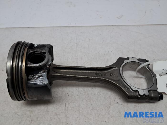 Begagnade Vevstake Alfa Romeo Giulia (952) 2.0 T 16V Veloce Q4 Pris € 105,00 Marginaltabell erbjuds av Maresia Parts