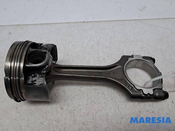 Begagnade Vevstake Alfa Romeo Giulia (952) 2.0 T 16V Veloce Q4 Pris € 105,00 Marginaltabell erbjuds av Maresia Parts