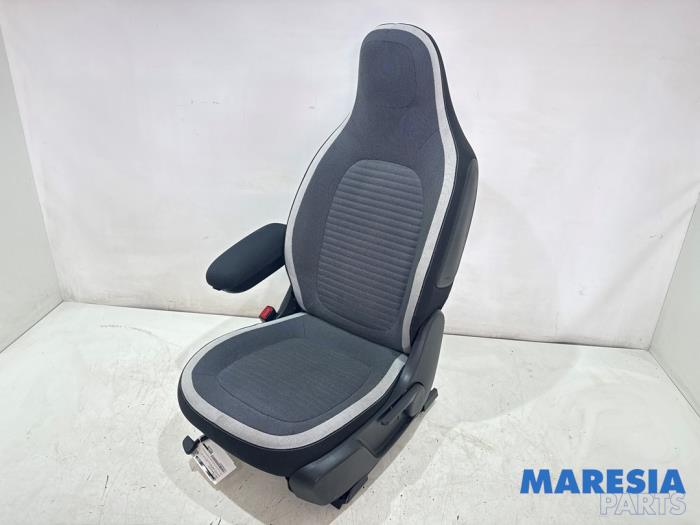 Begagnade Säte, vänster Renault Twingo III (AH) 1.0 SCe 70 12V Pris € 159,99 Marginaltabell erbjuds av Maresia Parts