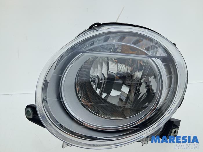 Używane Reflektor lewy Fiat 500C (312) 0.9 TwinAir 85 Cena € 75,00 Procedura marży oferowane przez Maresia Parts