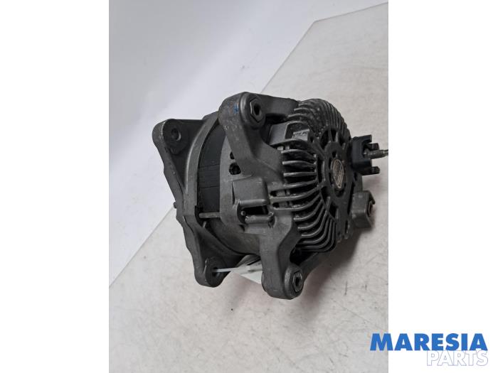 Dynamo van een Renault Trafic (1FL/2FL/3FL/4FL) 1.6 dCi 145 Twin Turbo 2019