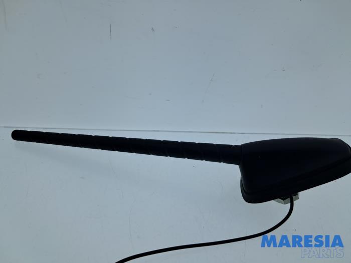 Używane Antena Citroen Berlingo 1.5 BlueHDi 130 Cena € 30,24 Z VAT oferowane przez Maresia Parts