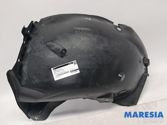 Używane Nadkole Renault Clio IV (5R) 1.6 Turbo 16V RS 200 EDC Cena € 35,00 Procedura marży oferowane przez Maresia Parts