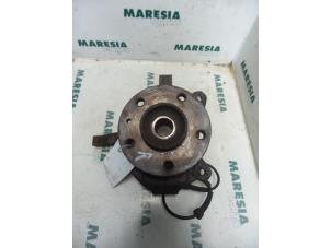 Usagé Joint avant droit Renault Trafic New (JL) 1.9 dCi 100 16V Prix € 60,00 Règlement à la marge proposé par Maresia Parts