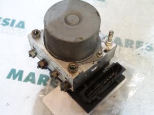 Used ABS pump Renault Modus/Grand Modus (JP) 1.5 dCi 65 FAP Price € 126,00 Margin scheme offered by Maresia Parts