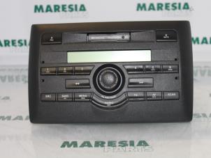 Used Radio Fiat Stilo (192A/B) 1.2 16V Price € 50,00 Margin scheme offered by Maresia Parts