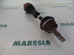 Usagé Cardan gauche (transmission) Alfa Romeo 156 (932) 2.0 Twin Spark 16V Prix € 50,00 Règlement à la marge proposé par Maresia Parts