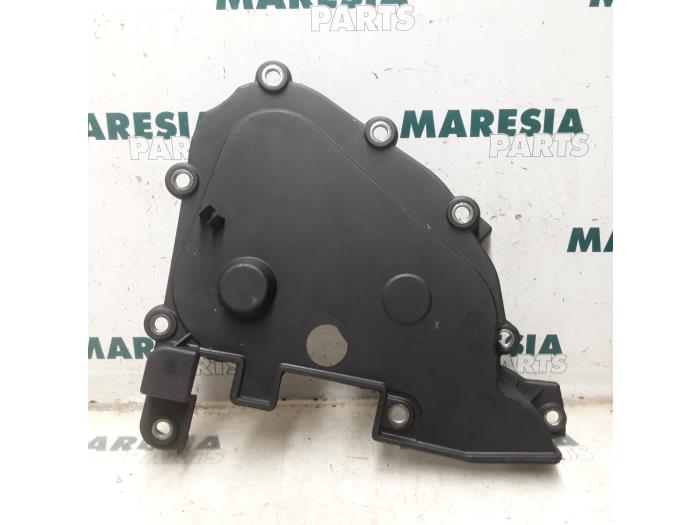 Usagé Couvercle de distribution Renault Laguna II Grandtour (KG) 2.2 dCi 150 16V Prix € 20,00 Règlement à la marge proposé par Maresia Parts