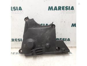 Used Timing cover Renault Laguna II (BG) 1.6 16V Price € 20,00 Margin scheme offered by Maresia Parts