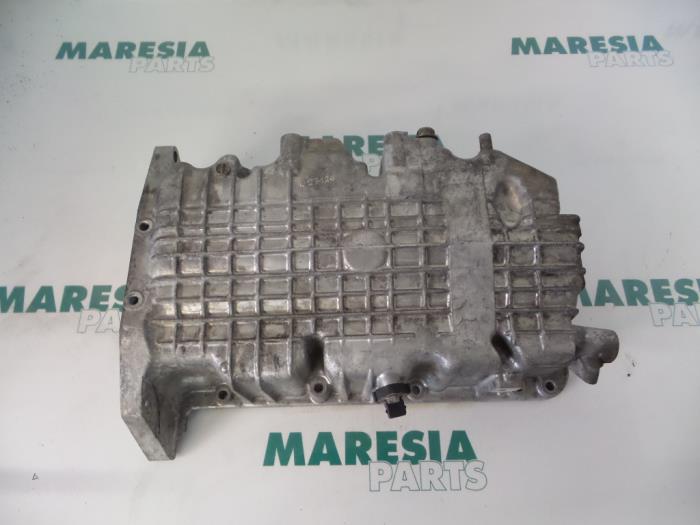 Usagé Couvercle carter Renault Vel Satis (BJ) 3.0 dCi V6 24V Prix € 105,00 Règlement à la marge proposé par Maresia Parts