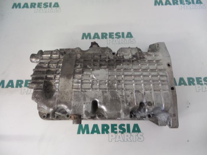 Usagé Couvercle carter Renault Vel Satis (BJ) 3.0 dCi V6 24V Prix € 105,00 Règlement à la marge proposé par Maresia Parts
