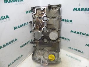 Used Rocker cover Renault Laguna I (B56) 1.8 16V Price € 50,00 Margin scheme offered by Maresia Parts