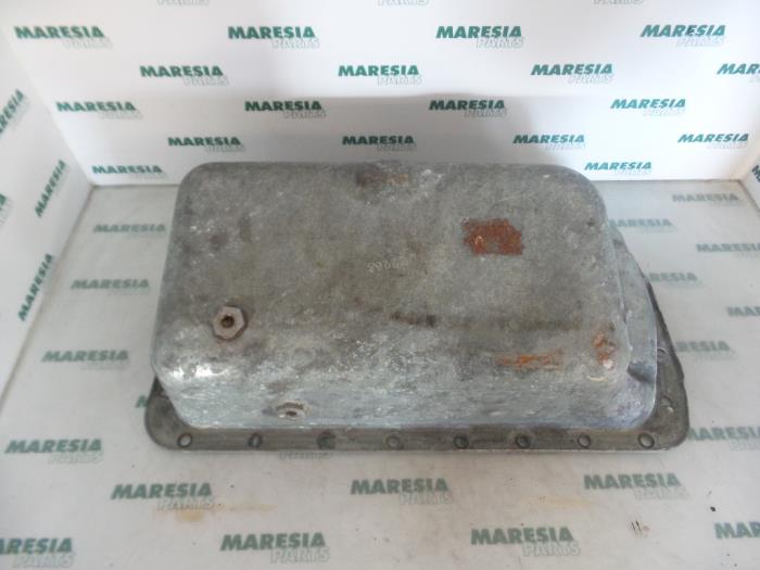 Usagé Couvercle carter Fiat Scudo (220Z) 1.9 D Prix € 50,00 Règlement à la marge proposé par Maresia Parts