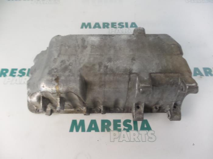 Usagé Couvercle carter Fiat Scudo (220Z) 2.0 JTD 16V Prix € 90,75 Prix TTC proposé par Maresia Parts
